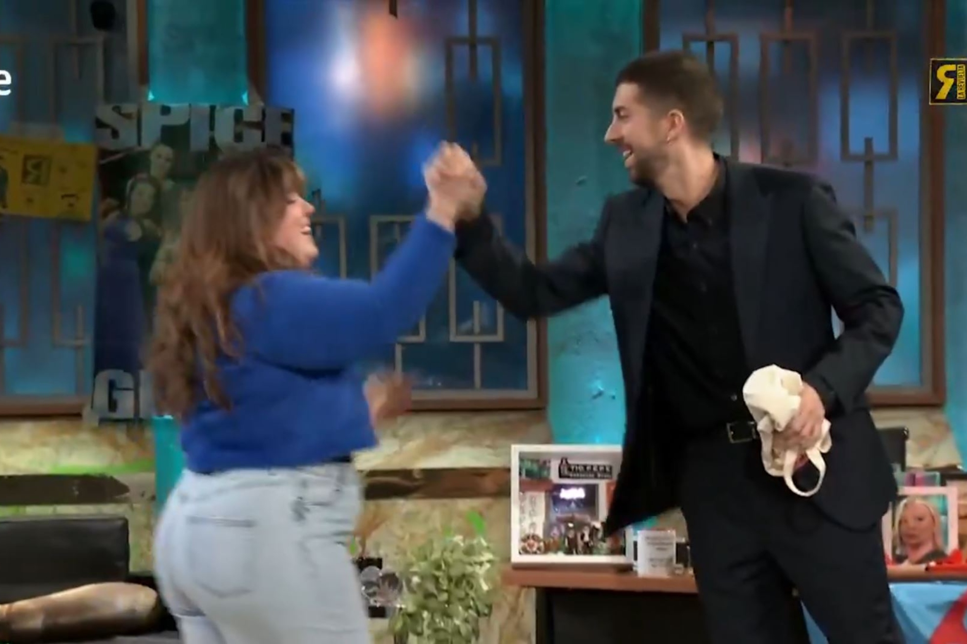 调这位年轻 调这位年轻